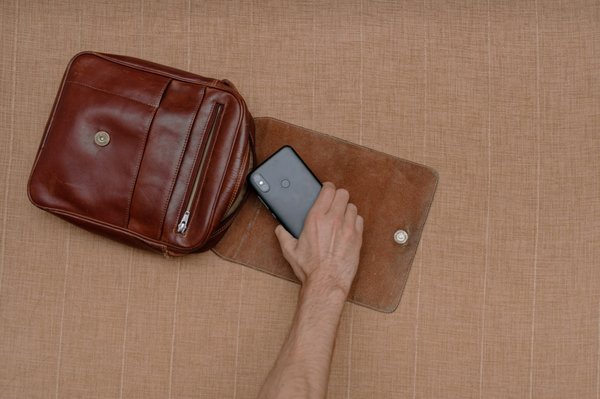 Sacoche homme : élégance et durabilité pour chaque occasion