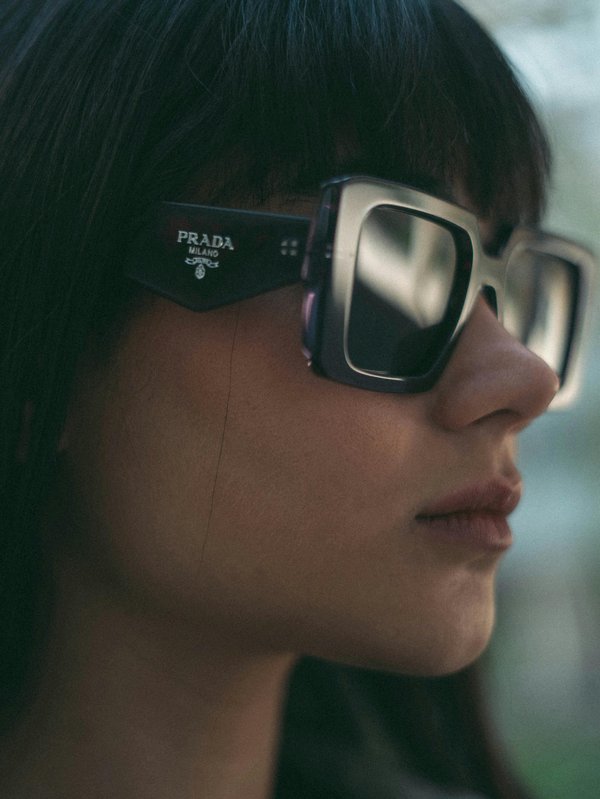 Élégance et style : explorez la diversité des montures prada